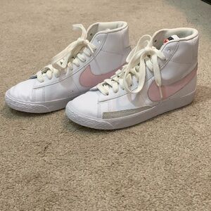 Big Kids Nike Blazer Mid ‘77- Pink Foam
